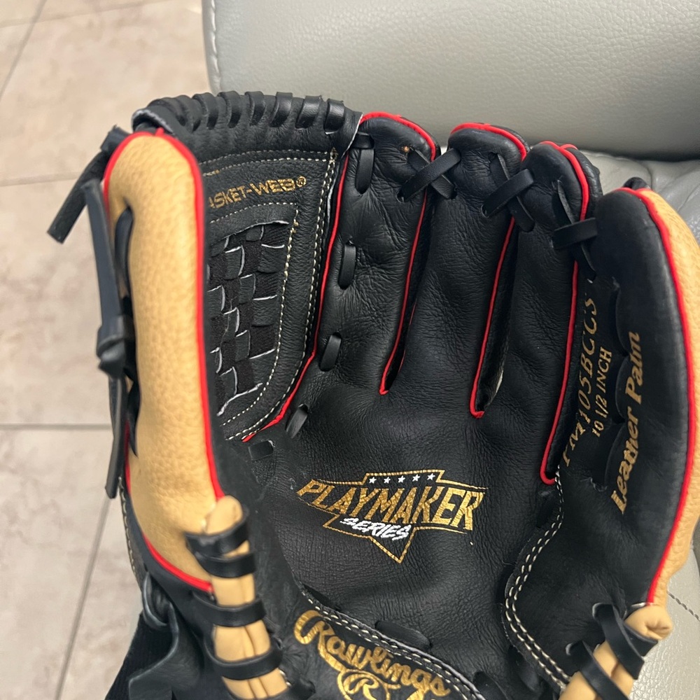 Rawlings Black and Tan Leather Baseball Glove